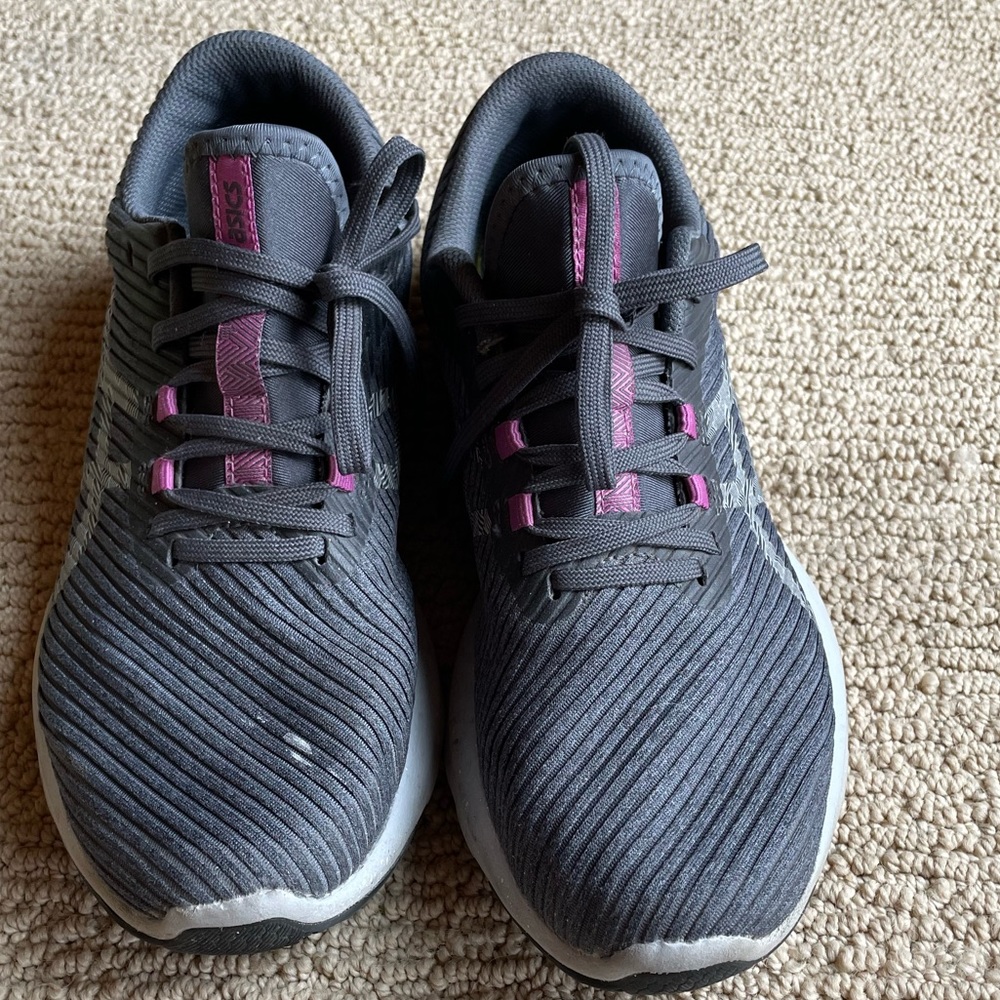 ASICS womens tennis shoes